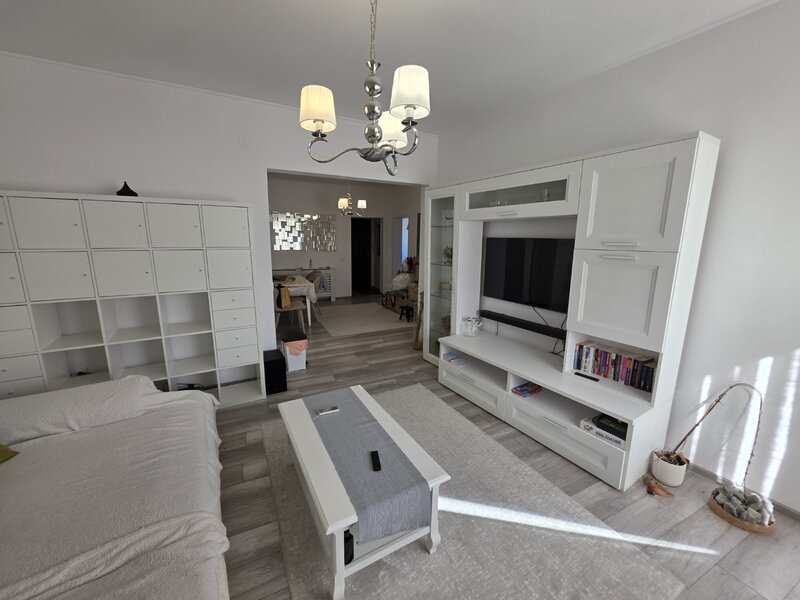 Universitate, 10 minute metrou, pe Armeneasca, renovat complet, centrala,