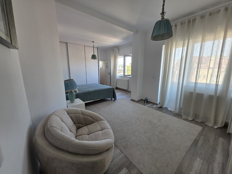 Universitate, 10 minute metrou, pe Armeneasca, renovat complet, centrala,